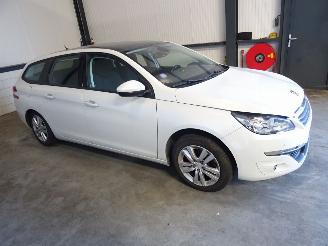 Peugeot 308 SW 1.2 THP AUTOMAAT picture 2