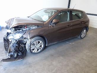 Auto incidentate Peugeot 308 1.2 THP AUTOMAAT 2015/9