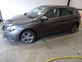 Peugeot 308 1.2 THP picture 1