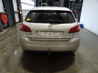 Peugeot 308 1.2 THP picture 2