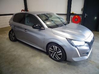 Peugeot 208 1.2 THP picture 3