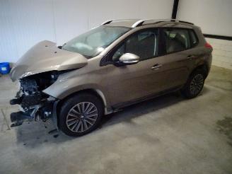 Vrakbiler auto Peugeot 2008 1.2 THP 2016/2
