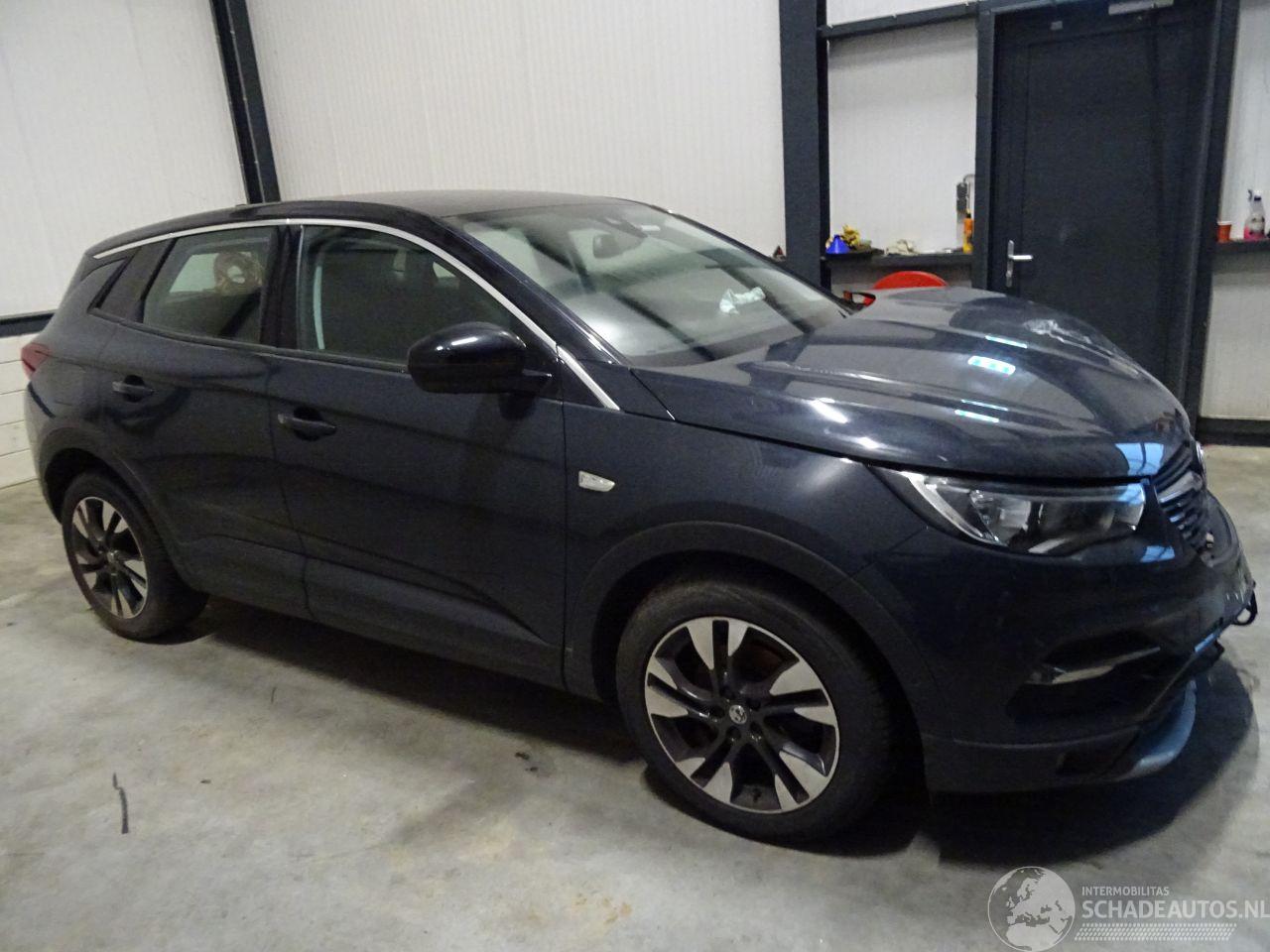 Opel Grandland 1.2 TURBO