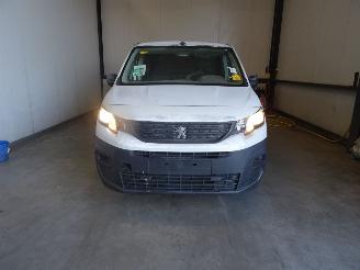 Damaged car Peugeot Partner 1.6 HDI 2022/12
