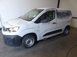 Damaged car Peugeot Partner 1.6HDI 2022/12