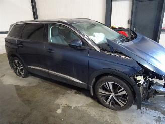 Salvage car Peugeot 5008 1.6 HDI 2017/10