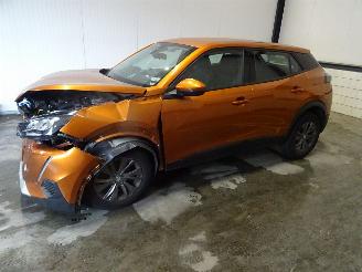 Salvage car Peugeot 2008 1.2 THP 2020/8