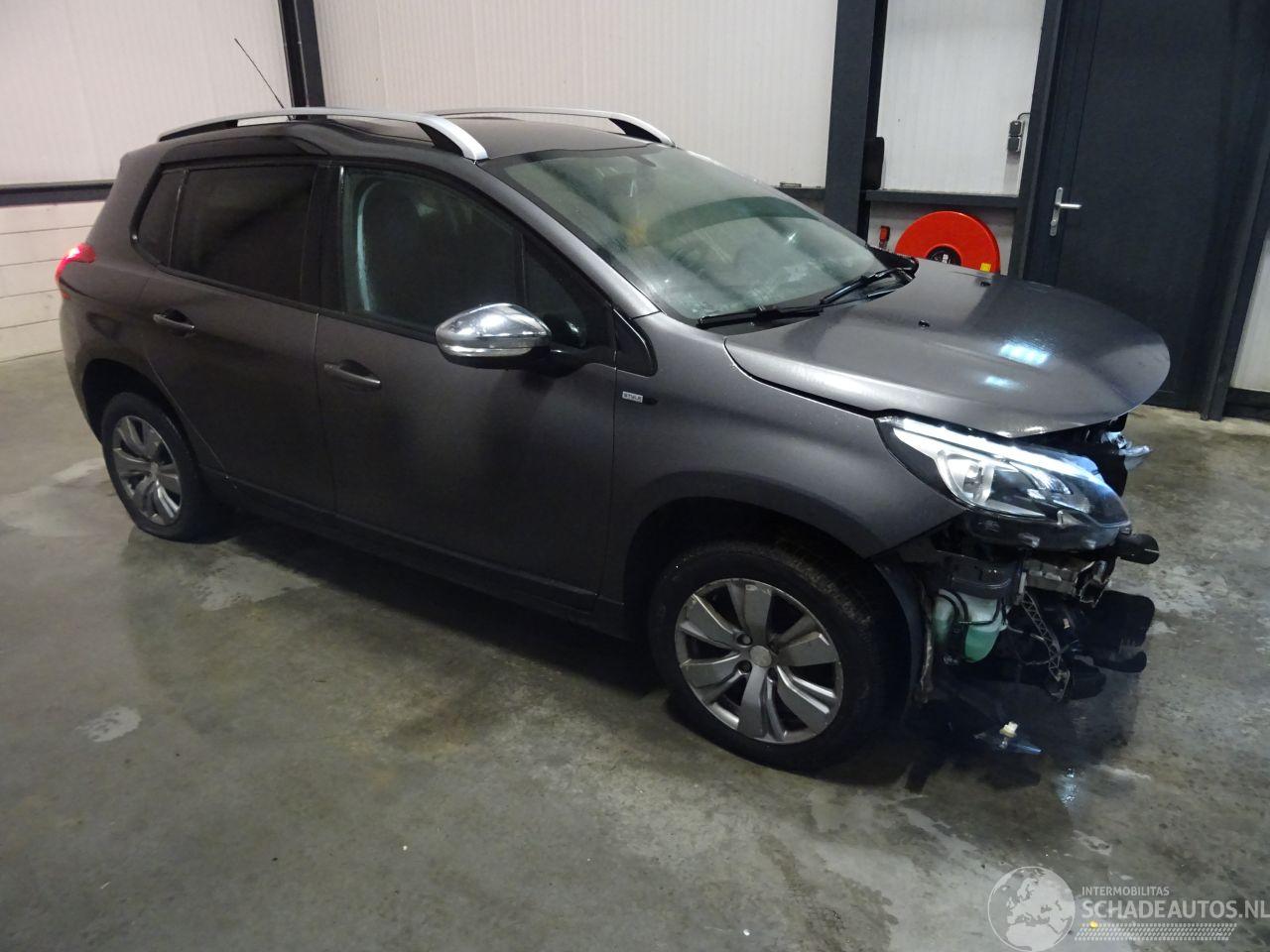 Peugeot 2008 1.2 vti