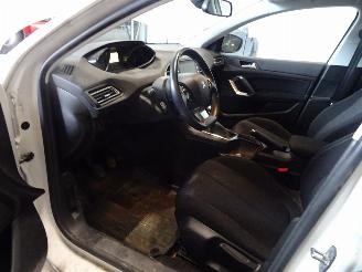 Peugeot 308 1.2 THP picture 6