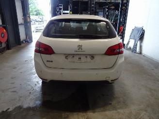 Peugeot 308 1.2 THP picture 2