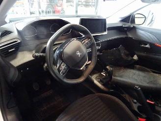 Peugeot 208 1.2 VTI picture 6