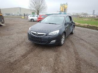  Opel Astra 1.7cdti 2013/1