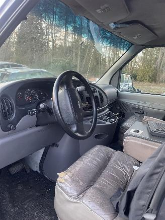 Ford USA  E250 5.4 V8 picture 5