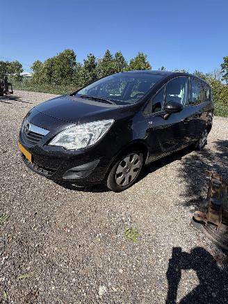 Salvage car Opel Meriva Meriva B 1.4 Turbo 2011/1