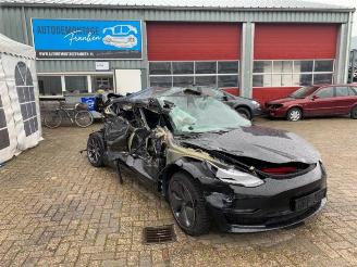 damaged passenger cars Tesla Model 3  2019/9
