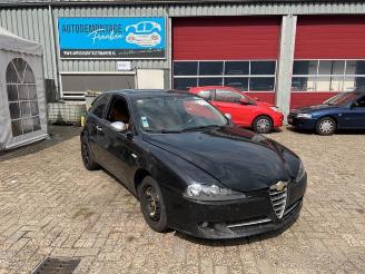 Salvage car Alfa Romeo 147 147 (937), Hatchback, 2000 / 2010 1.9 JTDM 2005/8