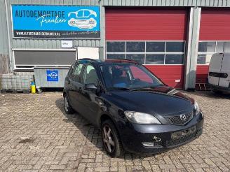 Coche siniestrado Mazda 2 2 (NB/NC/ND/NE), Hatchback, 2003 / 2007 1.6 16V 2003/10
