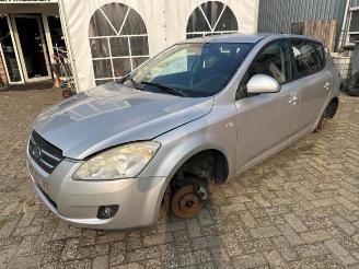 Kia Cee d Cee'd (EDB5), Hatchback 5-drs, 2006 / 2012 1.6 CVVT 16V picture 3