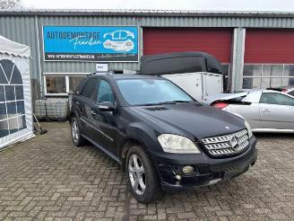 Coche siniestrado Mercedes ML ML II (164/4JG), SUV, 2005 / 2011 3.0 ML-280 CDI 4-Matic V6 24V 2008/7