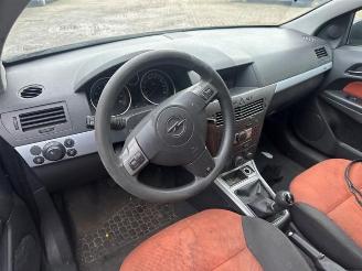 Opel Astra Astra H GTC (L08), Hatchback 3-drs, 2005 / 2011 1.6 16V Twinport picture 4