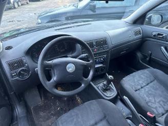 Volkswagen Golf Golf IV (1J1), Hatchback, 1997 / 2005 1.6 picture 4