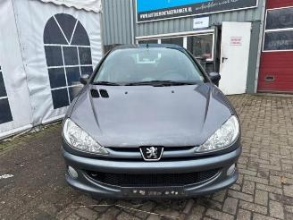 Peugeot 206 206 (2A/C/H/J/S), Hatchback, 1998 / 2012 1.4 XR,XS,XT,Gentry picture 2