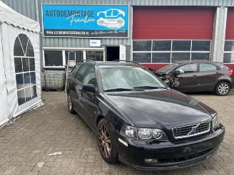 Damaged car Volvo V-40 V40 (VW), Combi, 1995 / 2004 2.0 16V Turbo 2004/1