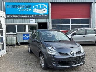 Salvage car Renault Clio Clio III (BR/CR), Hatchback, 2005 / 2014 1.6 16V 2006/1