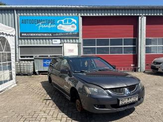 Vrakbiler auto Mitsubishi Lancer Lancer Wagon (CS/CT), Combi, 2003 / 2008 2.0 16V 2004/8