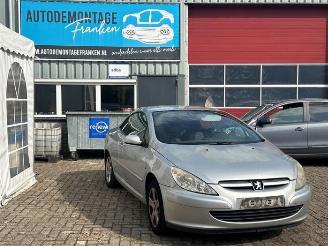 Vaurioauto  passenger cars Peugeot 307 307 CC (3B), Cabrio, 2003 / 2009 1.6 16V 2004/8