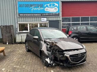 Vrakbiler auto Mazda 2 2 (DJ/DL), Hatchback, 2014 1.5 SkyActiv-G 90 2015/11