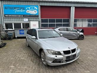 Coche siniestrado BMW 3-serie 3 serie (E90), Sedan, 2005 / 2011 320i 16V 2005/6