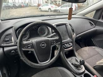 Opel Astra Astra J (PC6/PD6/PE6/PF6), Hatchback 5-drs, 2009 / 2015 1.7 CDTi 16V 110 picture 4