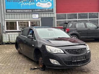 rozbiórka samochody osobowe Opel Astra Astra J (PC6/PD6/PE6/PF6), Hatchback 5-drs, 2009 / 2015 1.7 CDTi 16V 110 2010/2