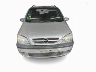 Opel Zafira Zafira (F75), MPV, 1998 / 2005 2.2 16V picture 2