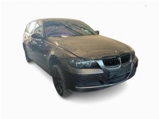 Coche siniestrado BMW 3-serie 3 serie Touring (E91), Combi, 2004 / 2012 318i 16V 2007/10