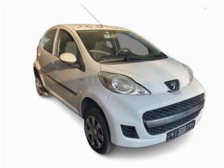 Salvage car Peugeot 107 107, Hatchback, 2005 / 2014 1.0 12V 2010/8