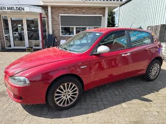 Alfa Romeo 147 147 (937), Hatchback, 2000 / 2010 1.6 Twin Spark 16V picture 3