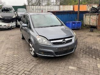 Salvage car Opel Zafira Zafira (M75), MPV, 2005 / 2015 2.2 16V Direct Ecotec 2005/7