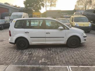 Volkswagen Touran Touran (1T1/T2), MPV, 2003 / 2010 1.9 TDI 105 Euro 3 picture 5