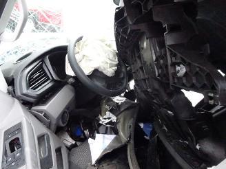 Volkswagen Transporter 2.0 TDi picture 6