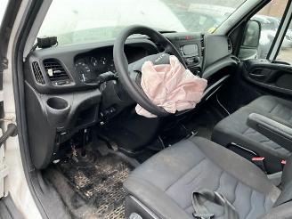 Iveco Daily 2.3 Koffer met laadklep picture 6