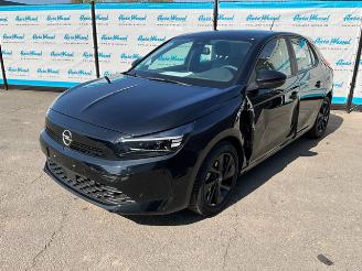 Voiture accidenté Opel Corsa 1.2 Edition 2024/2