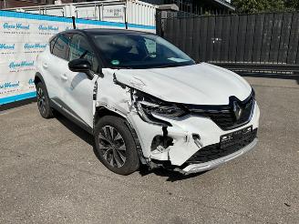 Renault Captur Techno picture 2