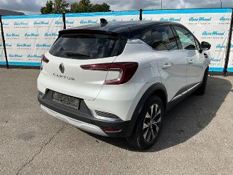 Renault Captur Techno picture 3