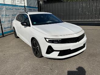 Opel Astra 1.2 Turbo GS Sports Tourer picture 2