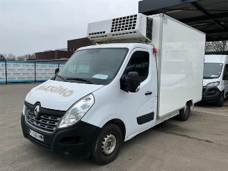 damaged passenger cars Renault Master 2.3 Koelwagen 2019/8
