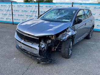 Schadeauto Opel Grandland 1.2 Turbo GS 2024/3