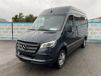 Schade bestelwagen Mercedes Sprinter 317 CDI RWD PRO L2H2 LEDER NAV AUTO 3.5T TREKHAAK BPM VRIJ! 2024/12