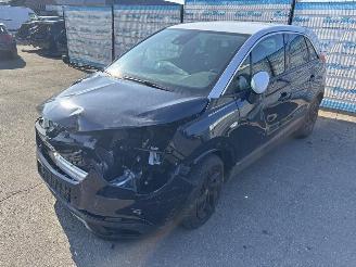 damaged passenger cars Opel Crossland X Innovation 1.2 (81kW) Technologie-pakket Park & Go 2020/1
